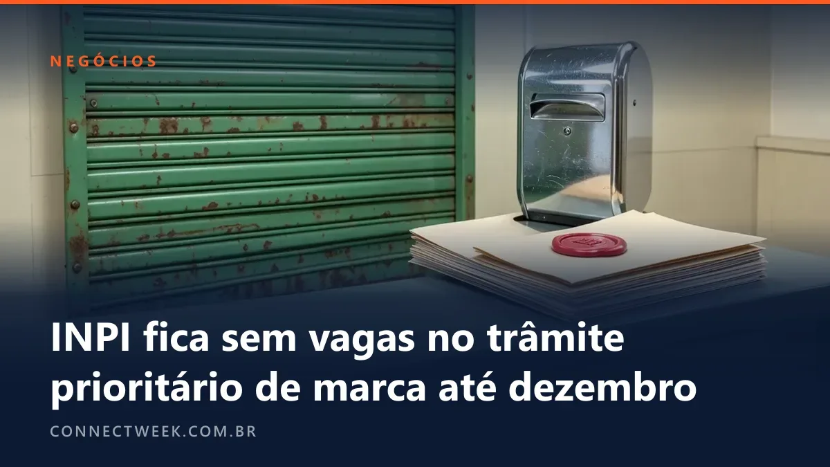 Guichê fechado com dispensador de senhas vazio e pastas com selo de cera