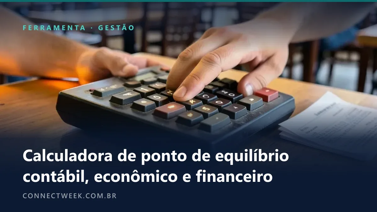 Mão apertando teclas de uma calculadora ao lado de recibos em branco no balcão de uma cafeteria no fim do dia