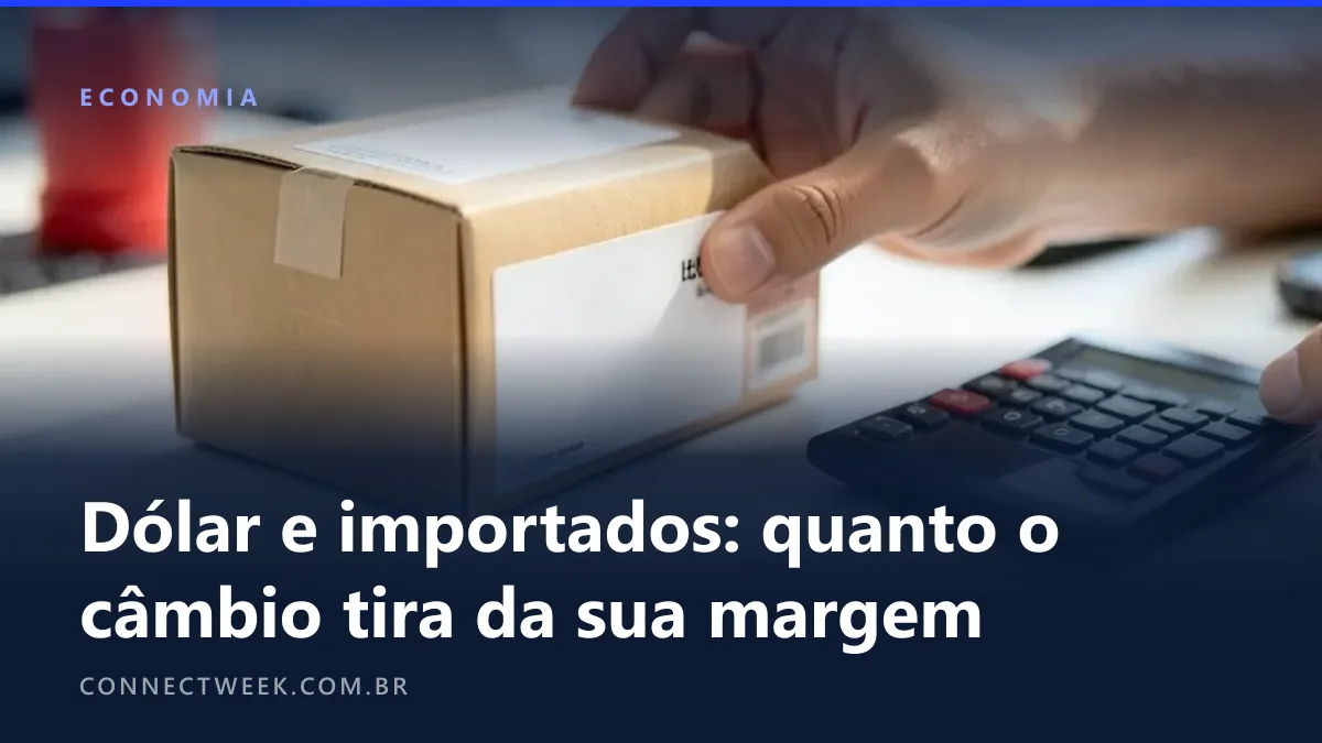 Mão abrindo a caixa de um produto importado com etiquetas em branco e adesivo de alfândega, calculadora ao lado