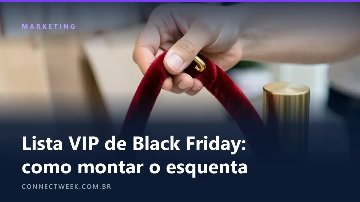 Mão segurando um cordão de veludo vermelho com gancho dourado, ao lado de um poste dourado, com o fundo desfocado