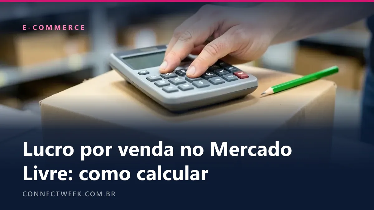Mão destacando um comprovante de papel em branco de uma impressora térmica ao lado de uma caixa de papelão lacrada na bancada de embalagem