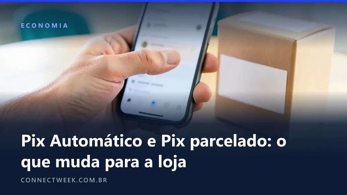 Mão aprovando um pagamento recorrente desfocado no app do banco, caixa de assinatura com etiqueta em branco sobre a mesa